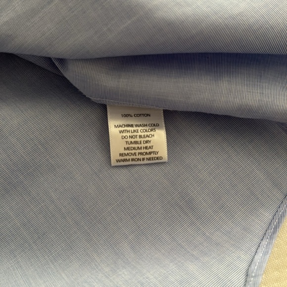 ++UNTUCKit wrinkle free long sleeve button down, size small++ - Picture 3 of 3